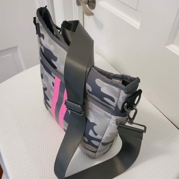 Haute Shore "Blake Showoff" Gray Camo Print Neoprene Crossbody - Picture 2 of 11